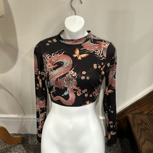 G Mini U.S.A  Long Sleeve Dragon Butterfly Crop Top - Picture 1 of 13